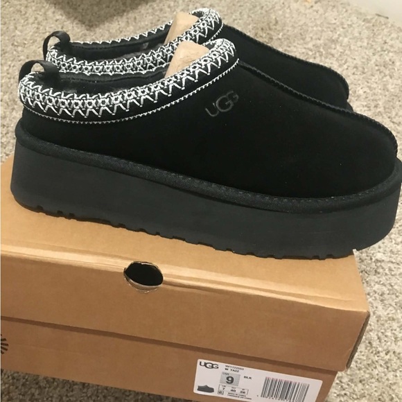 UGG Shoes - size 9 women’s or 7 men’s Black UGG Tazman  ll platform